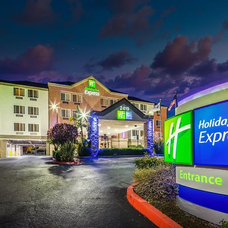 Holiday Inn Express Кастро-Вэлли Экстерьер фото